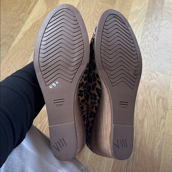 TOMS Sadie Tan Classic Leopard Printed NWT - Picture 11 of 11
